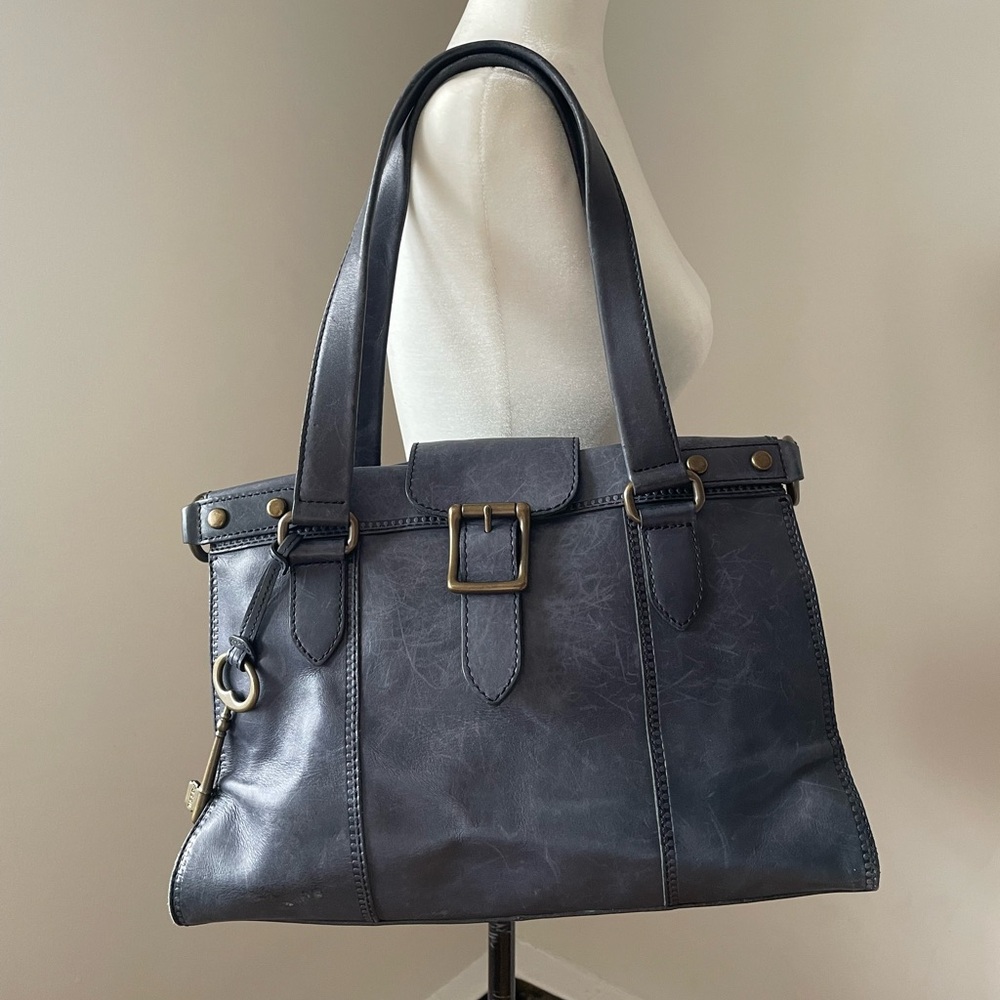 SOLD FB 🧚🏻‍♀️ Fossil Leather Satchel ZB5410